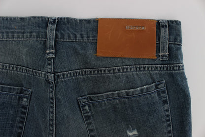 Huit élégants jeans bleu délavés coupe régulière
