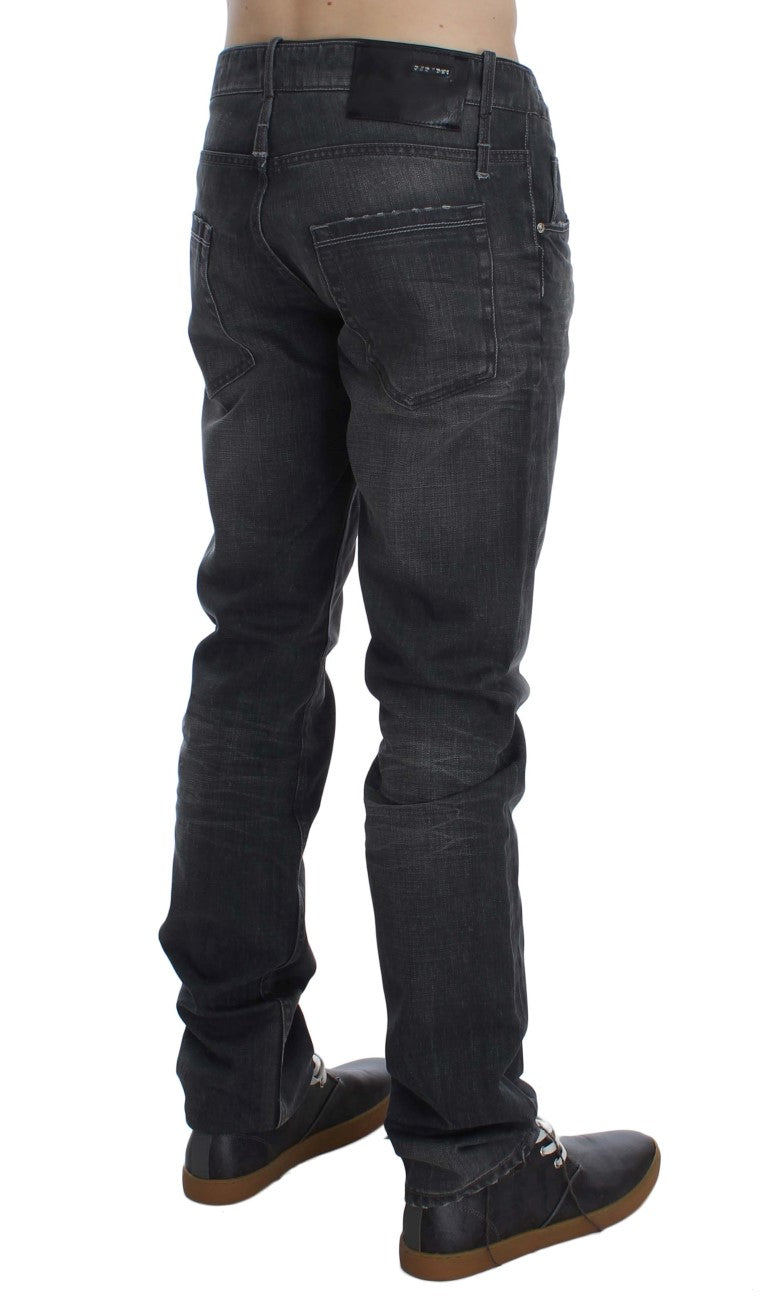 Huit : rehaussez votre style avec un jean gris intemporel