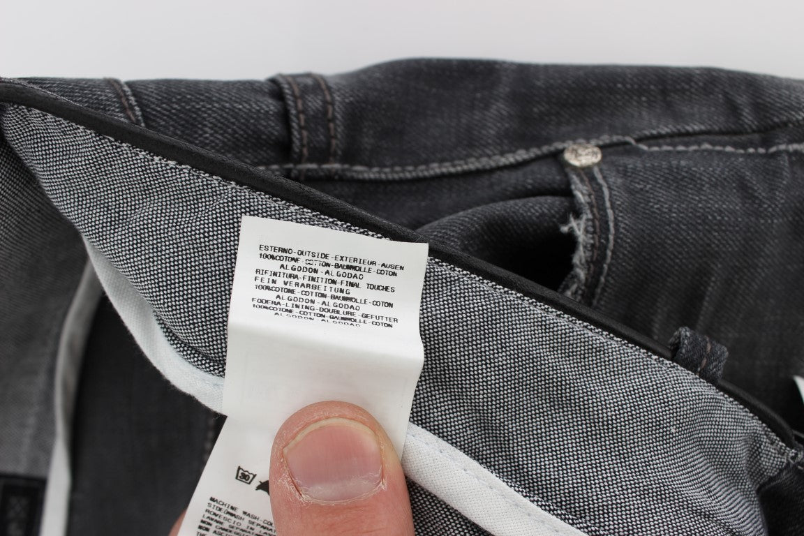 Huit : rehaussez votre style avec un jean gris intemporel