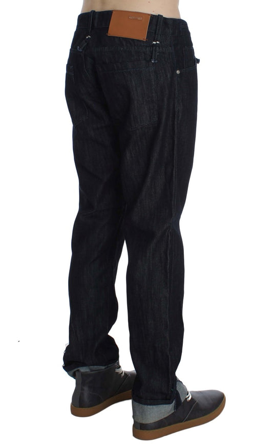 Huit jeans bleus élégants coupe droite pour homme