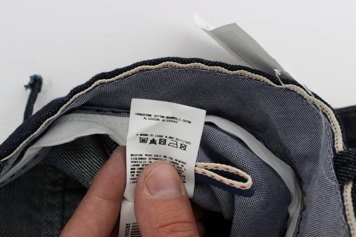 Huit jeans bleus élégants coupe droite pour homme