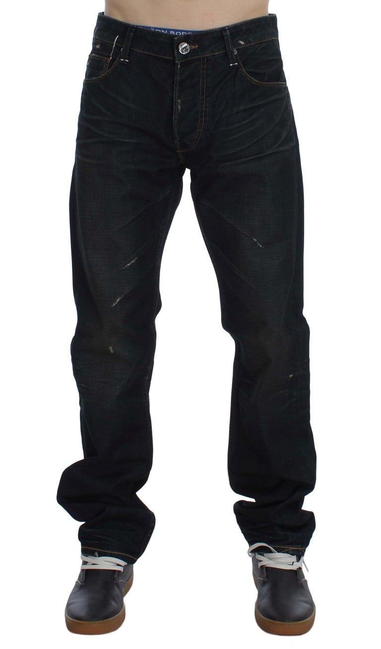 Huit jeans bleu foncé élégants coupe droite