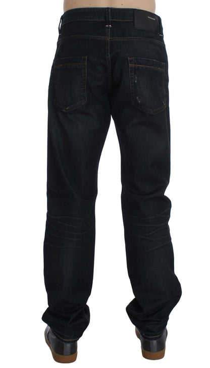 Huit jeans bleu foncé élégants coupe droite
