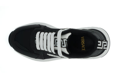 Baskets élégantes en cuir monochrome Versace