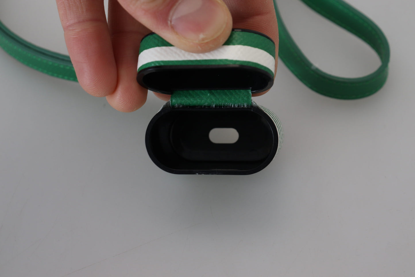 Étui élégant en cuir Dolce &amp; Gabbana pour Airpods - Vert luxuriant