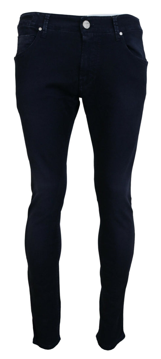Huit jeans fuselés sophistiqués