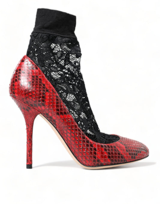 Escarpins Dolce &amp; Gabbana en peau de serpent rouge à bout en amande avec chaussettes en dentelle