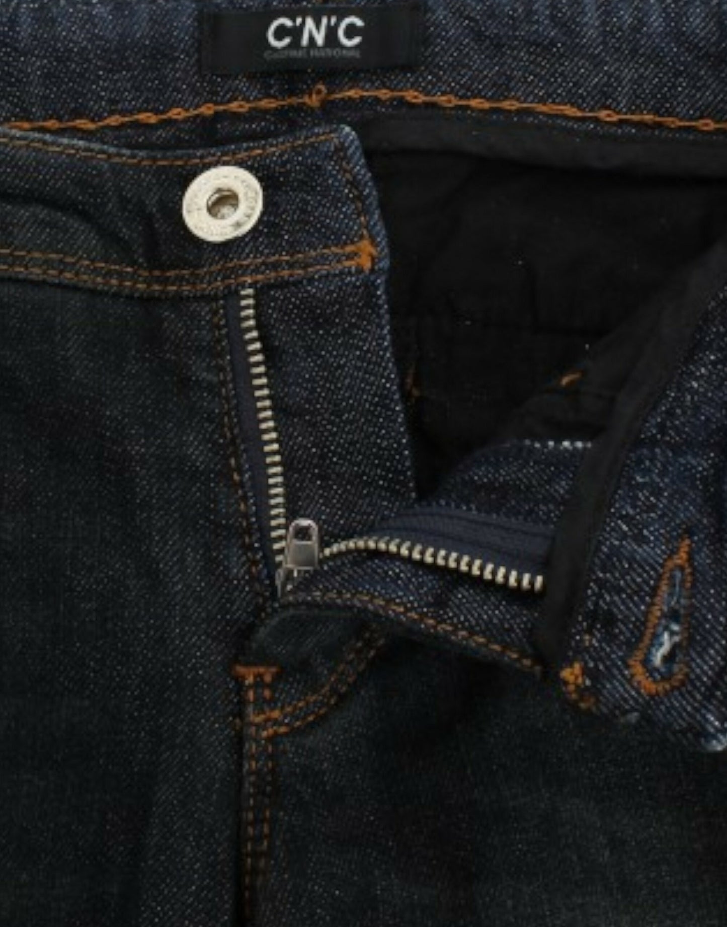 Costume National Chic Bleu Slim Fit Denim Delight