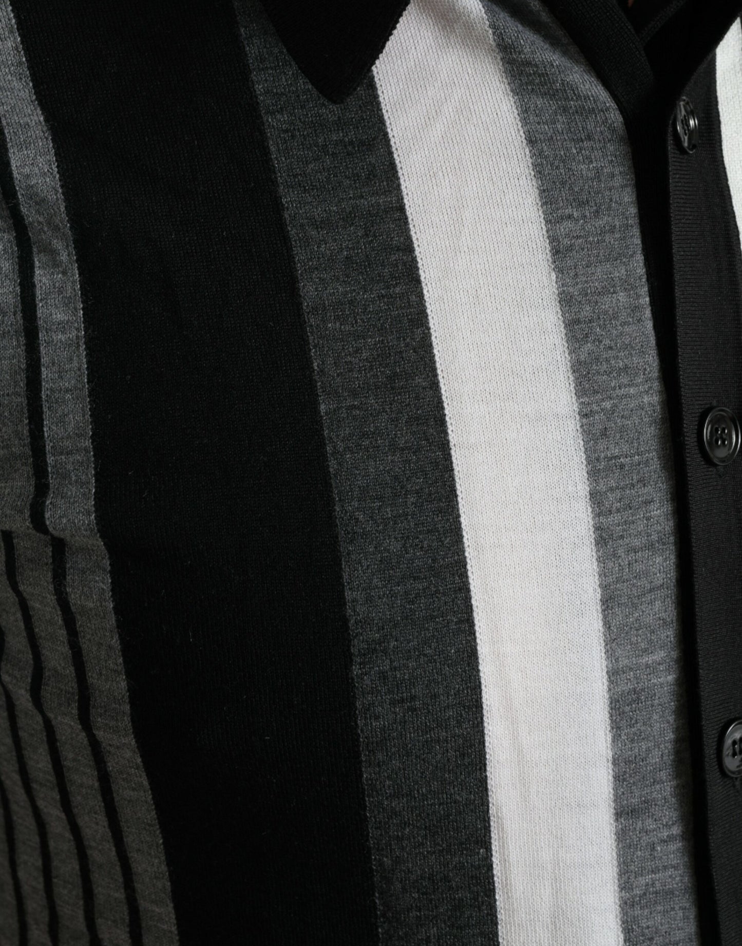Dolce &amp; Gabbana Élégant cardigan rayé en soie mélangée