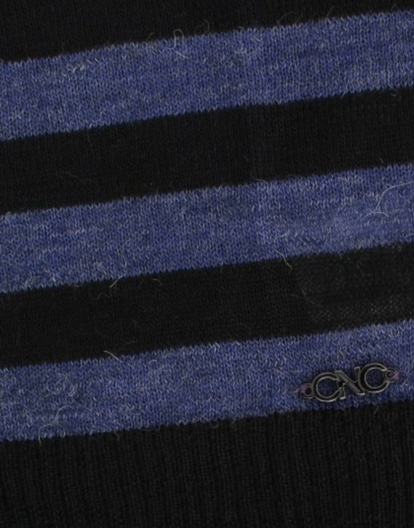 Pull de luxe à col en V et rayures Costume National