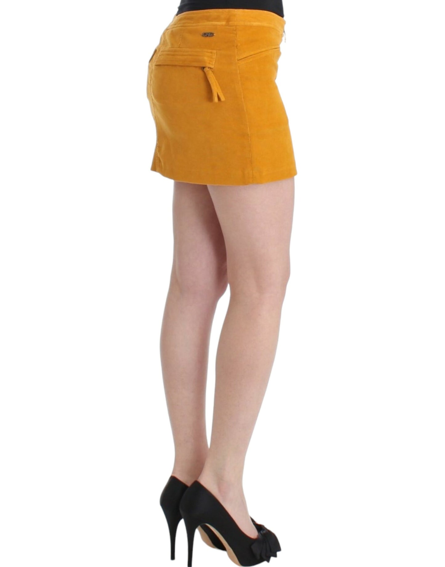 Mini-jupe en velours côtelé jaune chic de Costume National