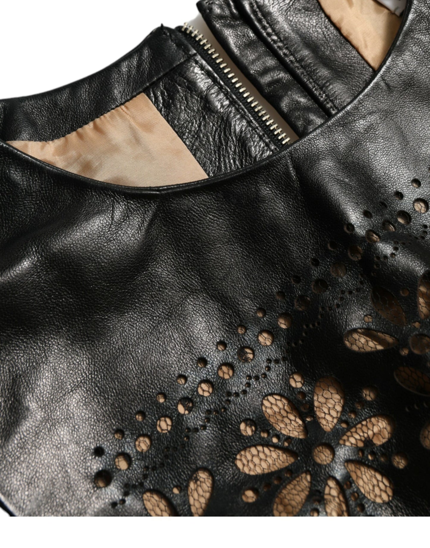Robe courte trapèze noire élégante Valentino