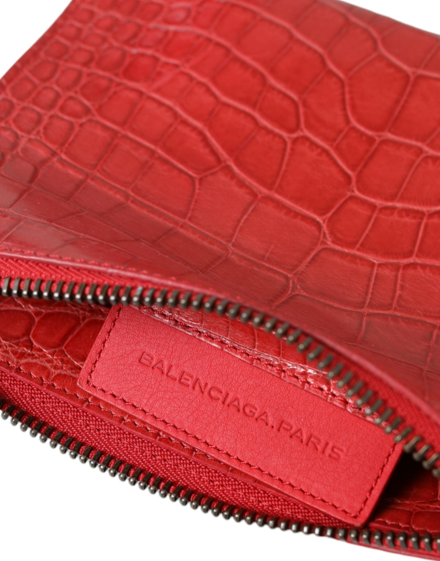 Pochette Balenciaga en cuir d'alligator rouge exotique