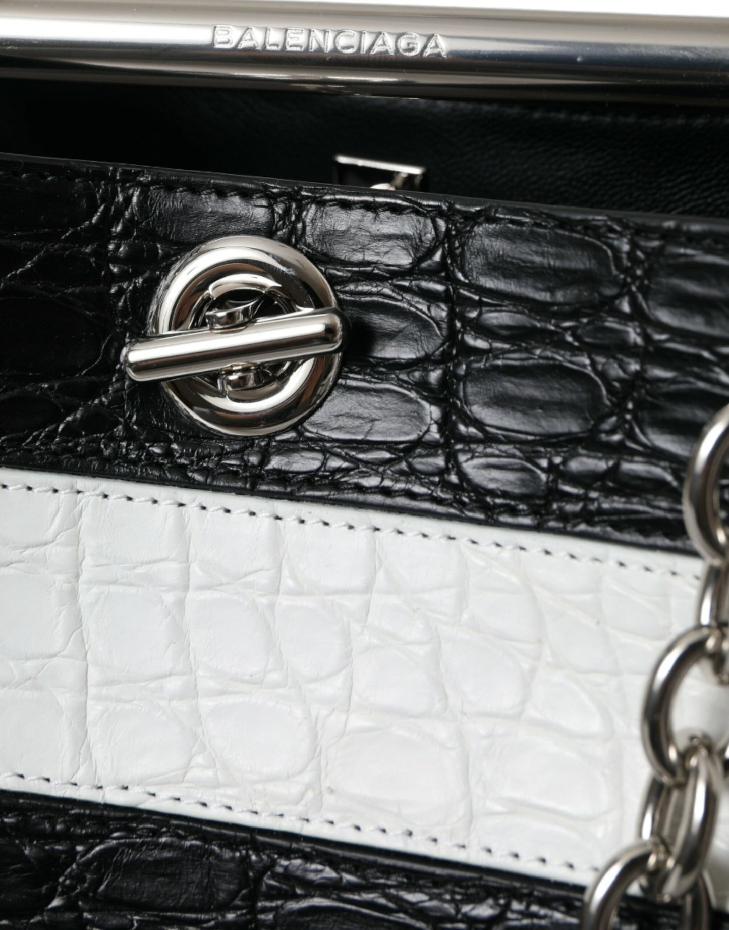 Sac seau maxi en cuir de crocodile chic Balenciaga