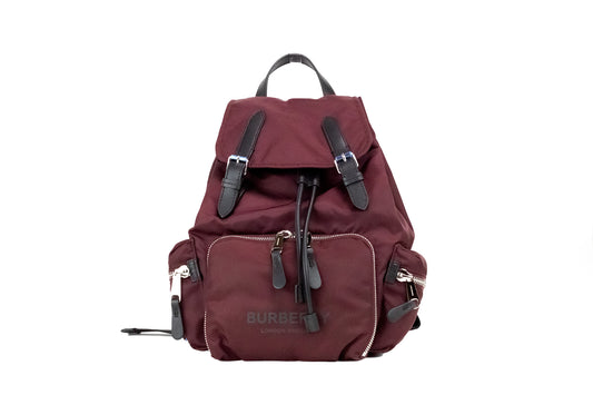 Sac à dos Burberry bordeaux moyen en nylon Econyl avec cordon de serrage