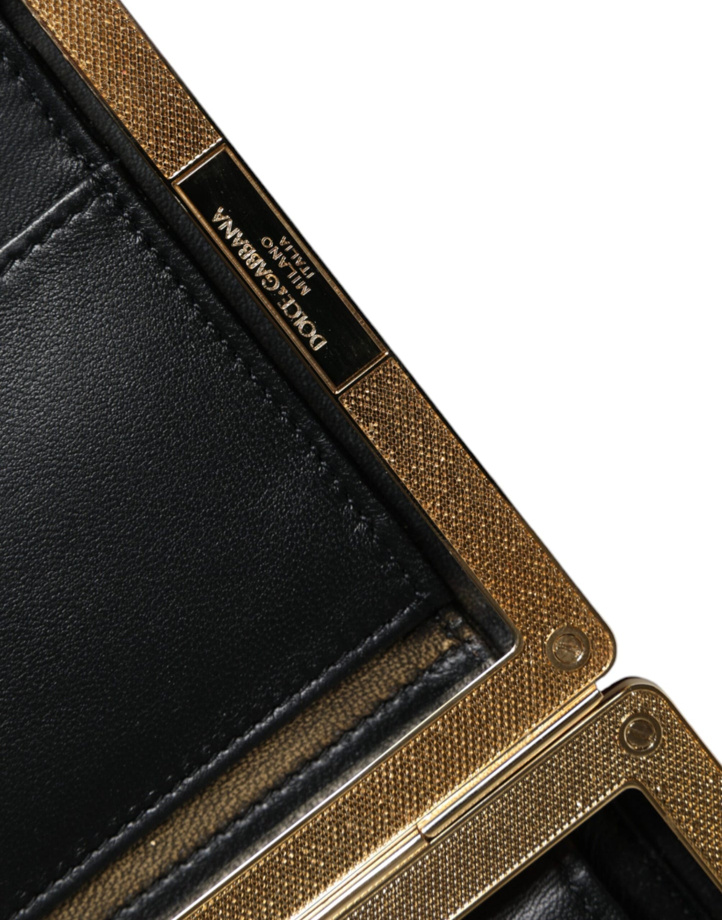 Pochette de soirée Dolce &amp; Gabbana en velours bordeaux avec cadre doré