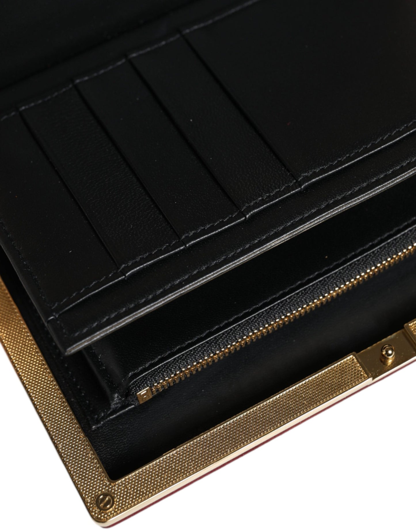 Pochette de soirée Dolce &amp; Gabbana en velours bordeaux avec cadre doré
