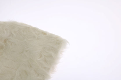 Dolce &amp; Gabbana Élégant bonnet en fourrure blanche Chapeau d'hiver de luxe