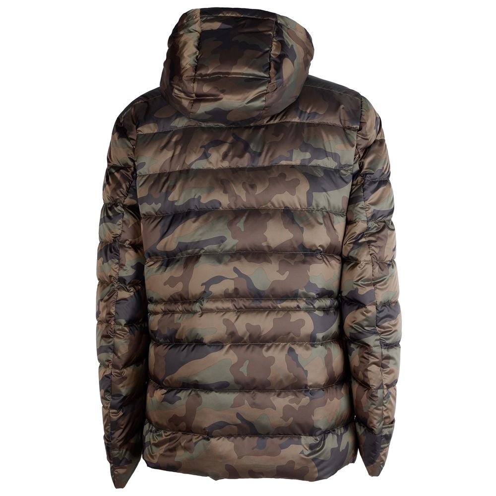 Ajouter une veste en nylon de l'armée