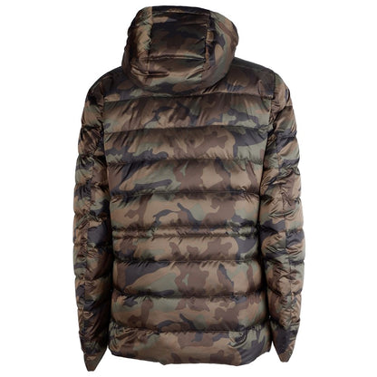 Ajouter une veste en nylon de l'armée