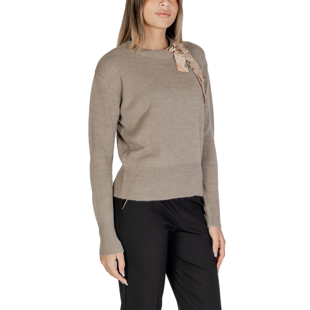 Alviero Martini Prima Classe Beige Polyester Sweater by Alviero Martini Prima Classe