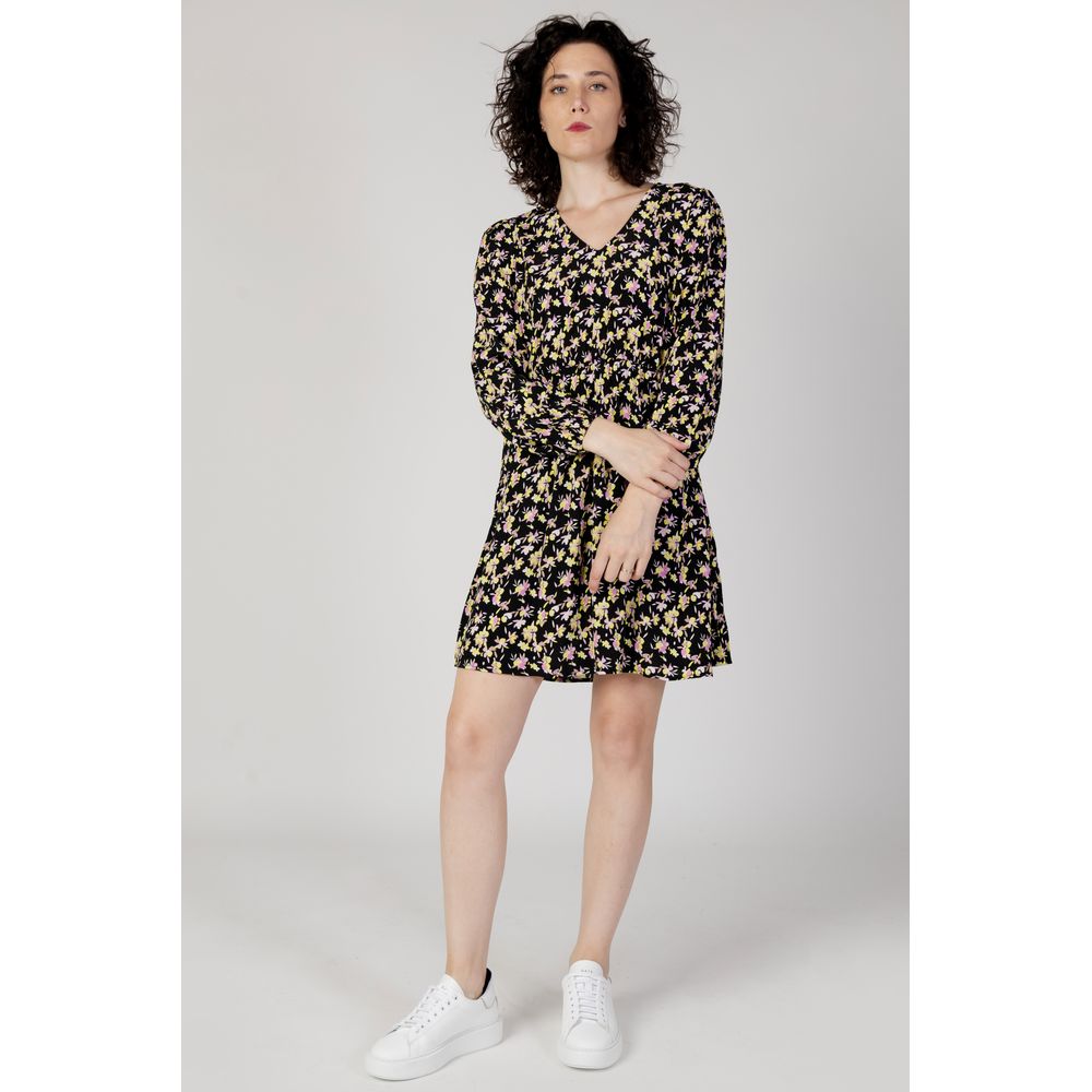 Jacqueline De Yong Black Viscose Short by Jacqueline De Yong