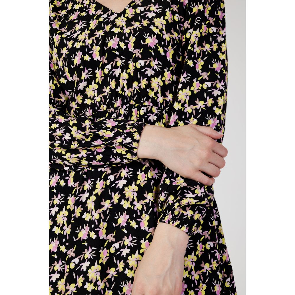 Jacqueline De Yong Black Viscose Short by Jacqueline De Yong