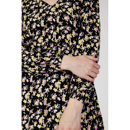 Jacqueline De Yong Black Viscose Short by Jacqueline De Yong