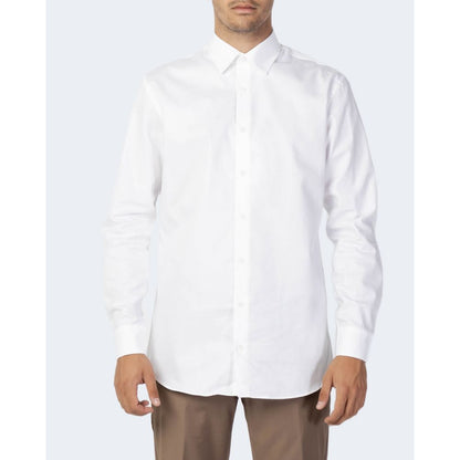 Chemise en coton blanc sélectionnée