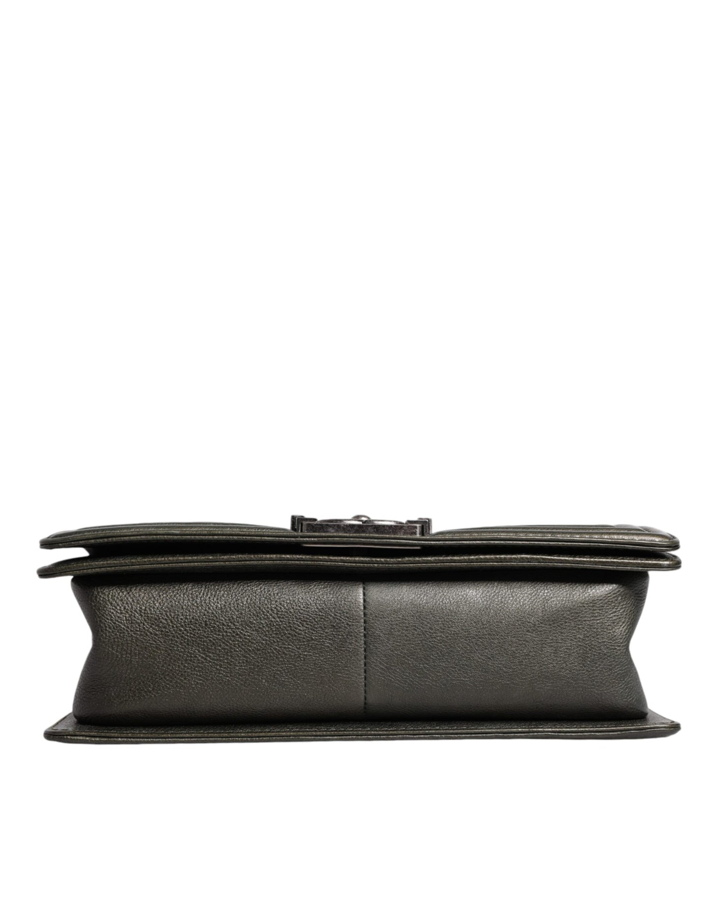 Sac à bandoulière Chanel en cuir vert foncé et métal gris