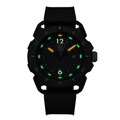 Montre Luminox en caoutchouc bleu