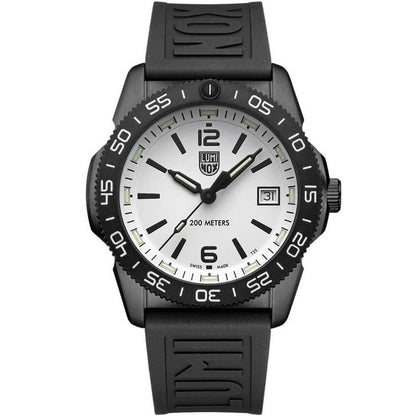 Montre Luminox en caoutchouc noir
