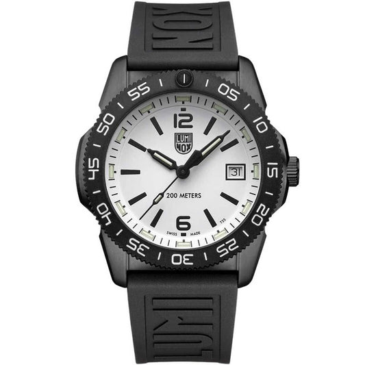 Montre Luminox en caoutchouc noir