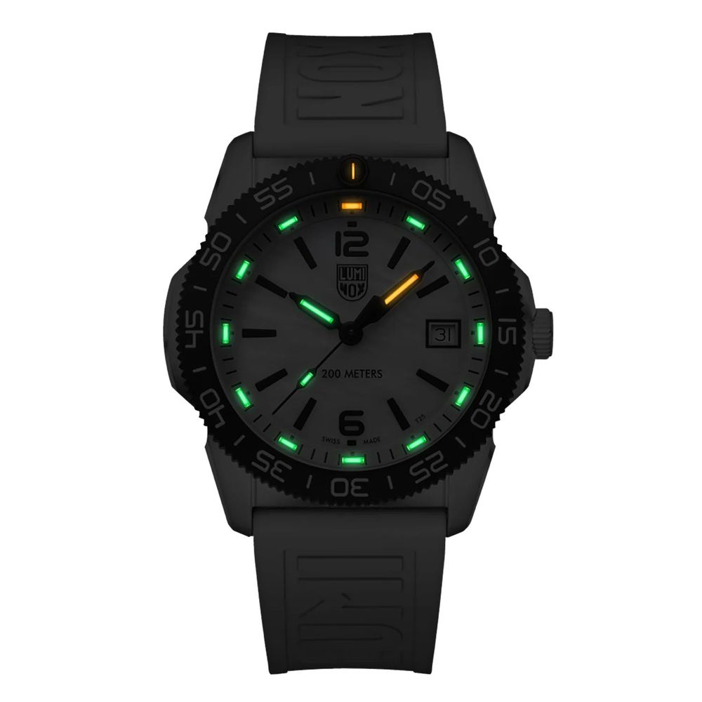 Montre Luminox en caoutchouc blanc