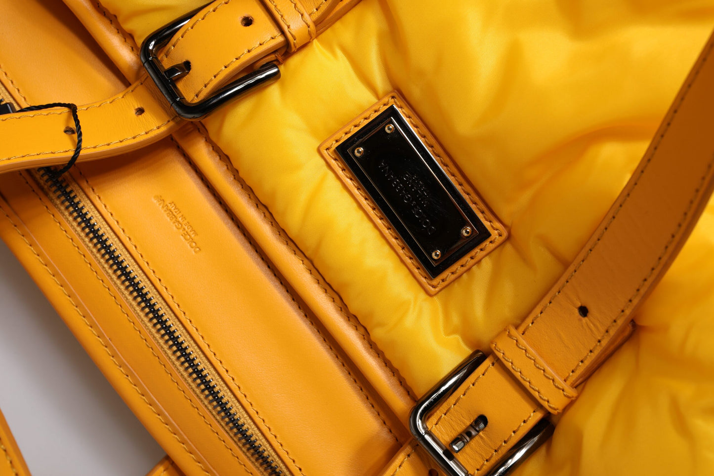 Sac de sport à bandoulière Dolce &amp; Gabbana en nylon jaune orange avec plaque logo