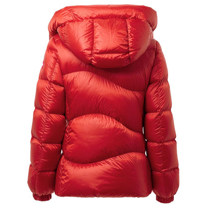 Ajoutez des vestes et un manteau en polyamide rouge