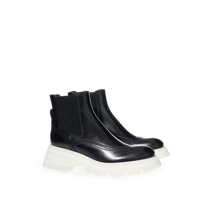 Bottes élégantes en cuir noir intemporel Alexander McQueen
