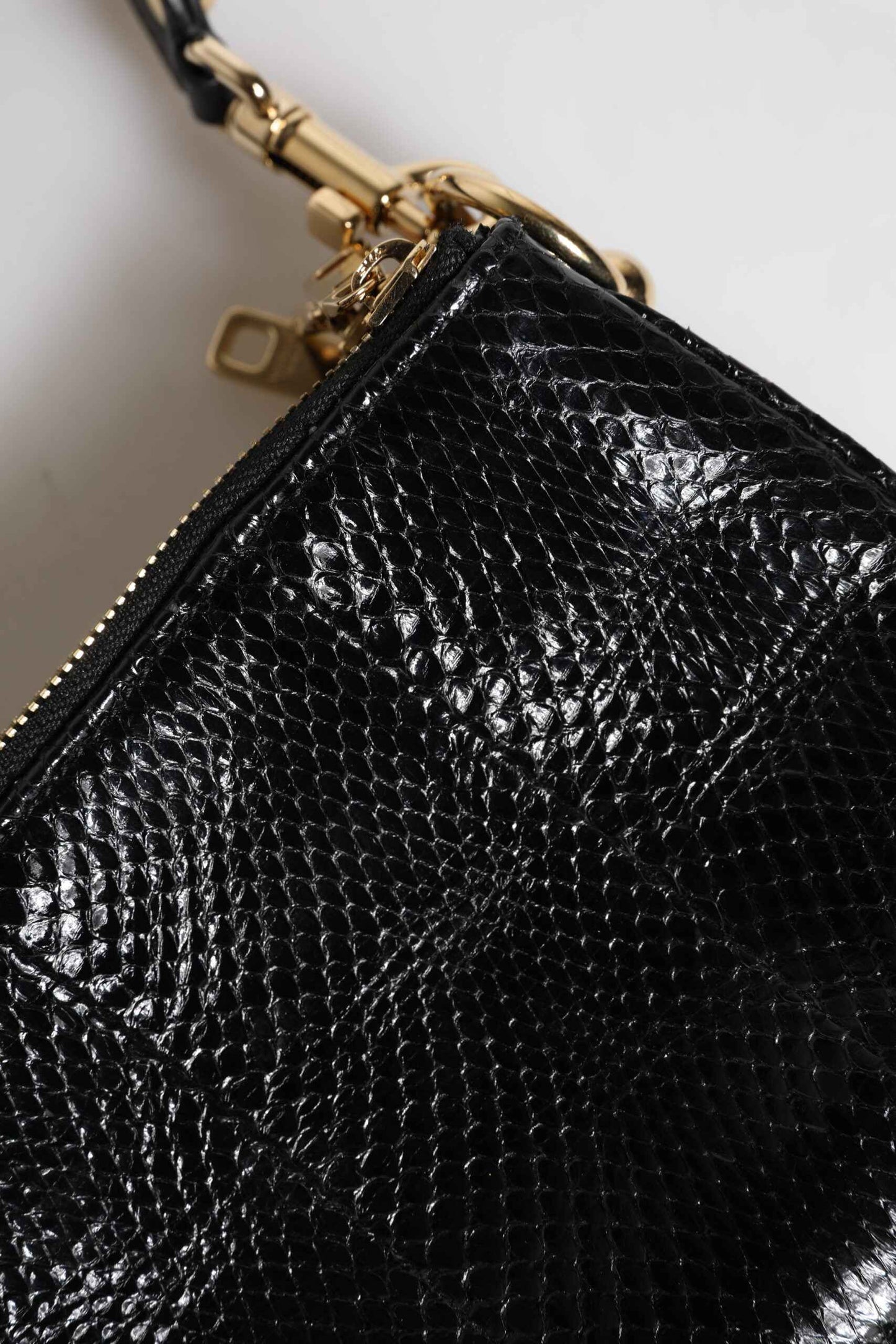 Dolce & Gabbana Lederen Schoudertas Zwart Met Goud Hardware by Dolce & Gabbana