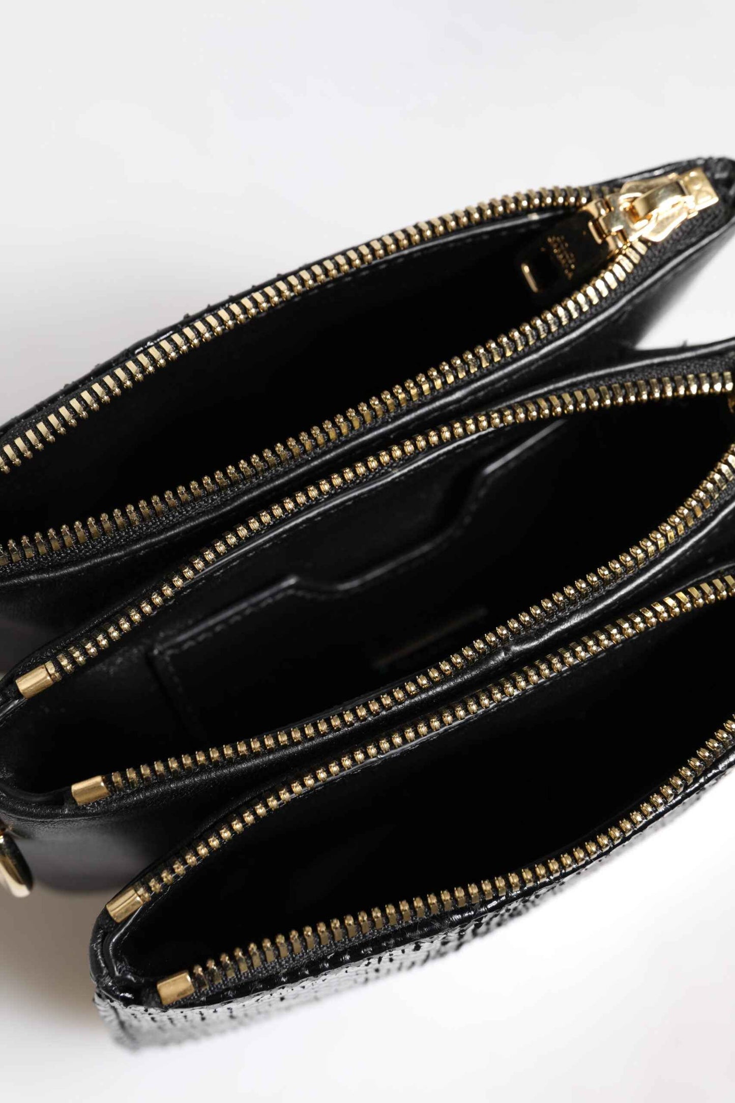 Dolce & Gabbana Lederen Schoudertas Zwart Met Goud Hardware by Dolce & Gabbana