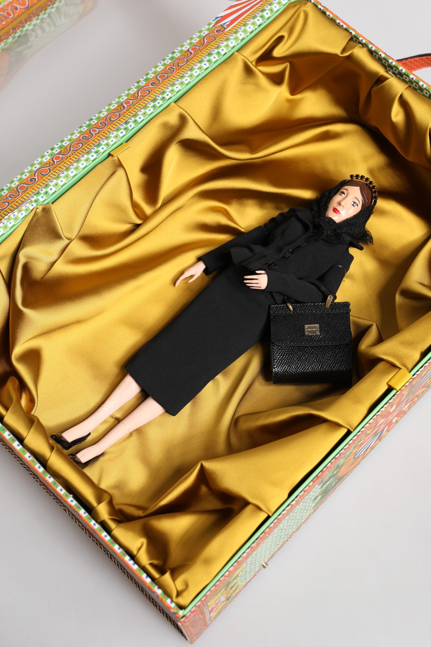 Poupées de mode en porcelaine et céramique Dolce &amp; Gabbana, robe noire