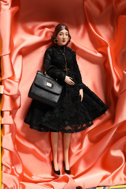 Poupées Dolce &amp; Gabbana en céramique, porcelaine et cuir, robe noire