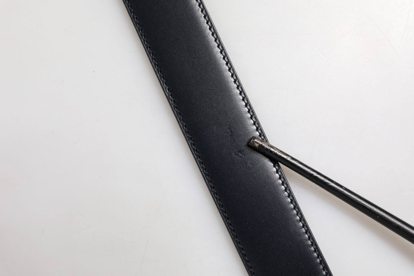 Ceinture réversible Dolce &amp; Gabbana en cuir noir et bleu avec boucle dorée