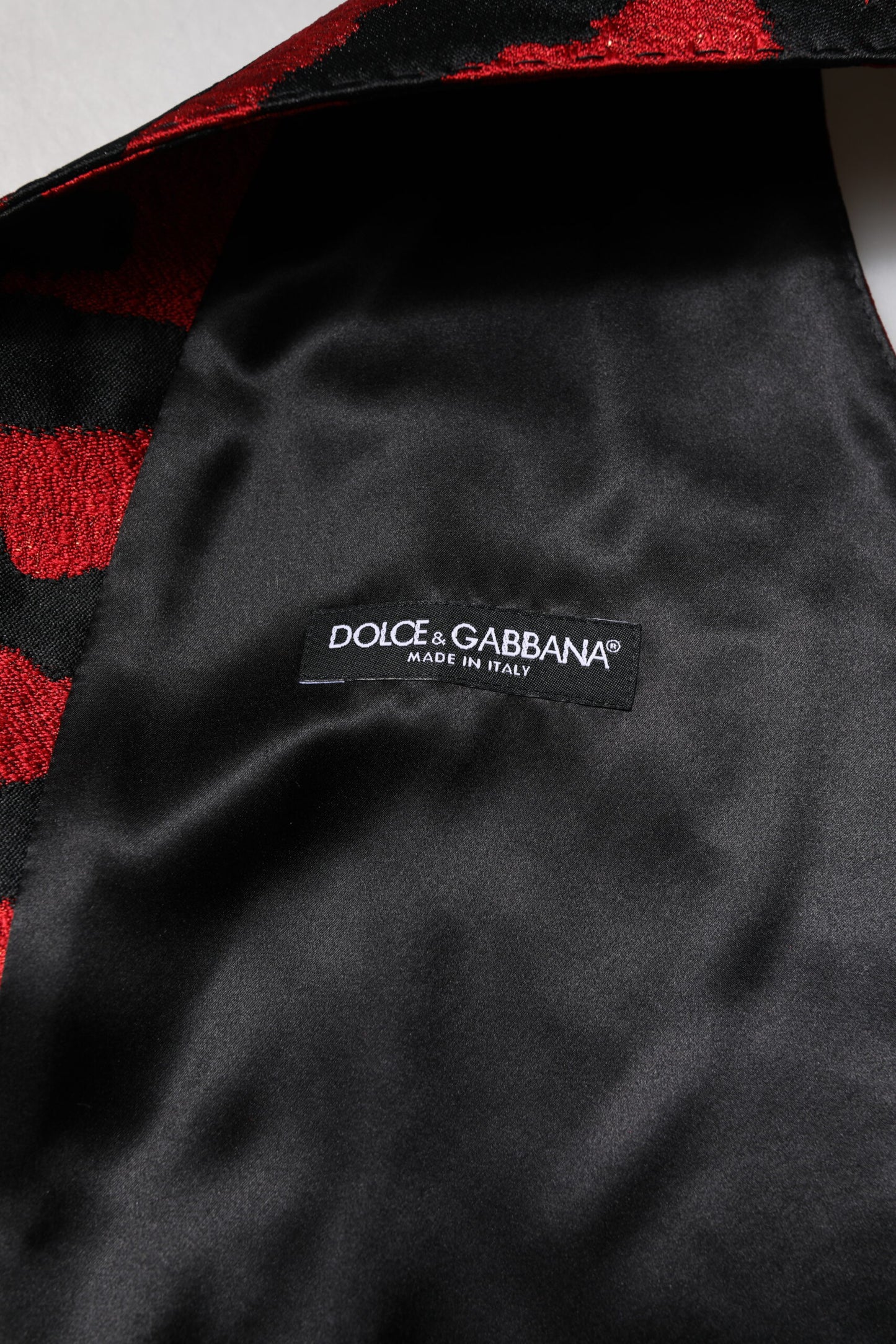 Dolce &amp; Gabbana Robe à rayures rouges et noires Gilet formel Gilet