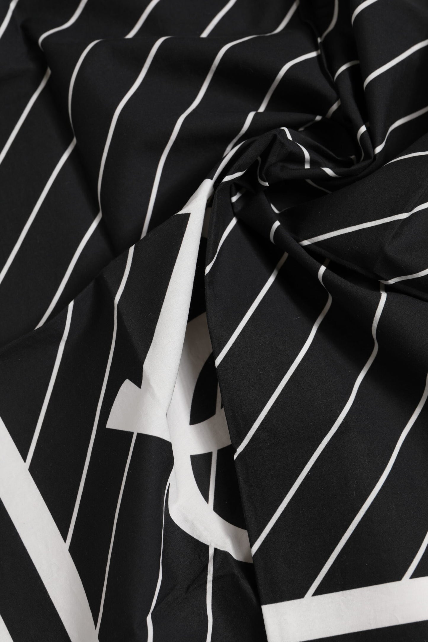 Dolce &amp; Gabbana Black White DG Logo Square Men Foulard Scarf