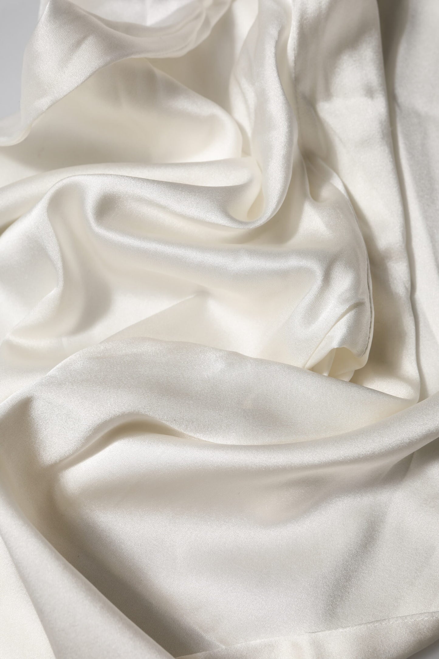 Dolce &amp; Gabbana Ivory Silk Tapered High Waist Pants