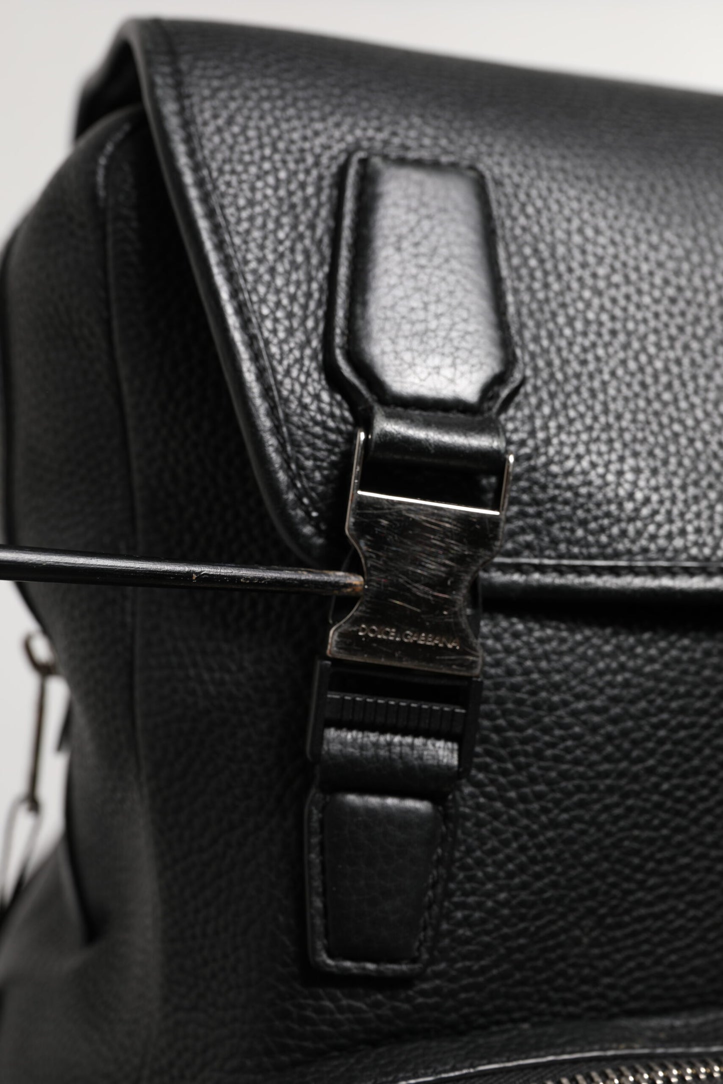Portefeuille continental Dolce &amp; Gabbana en cuir d'autruche vert exquis