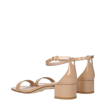 Stuart Weitzman NudistCurve Patentleder Sandalen–Pink
