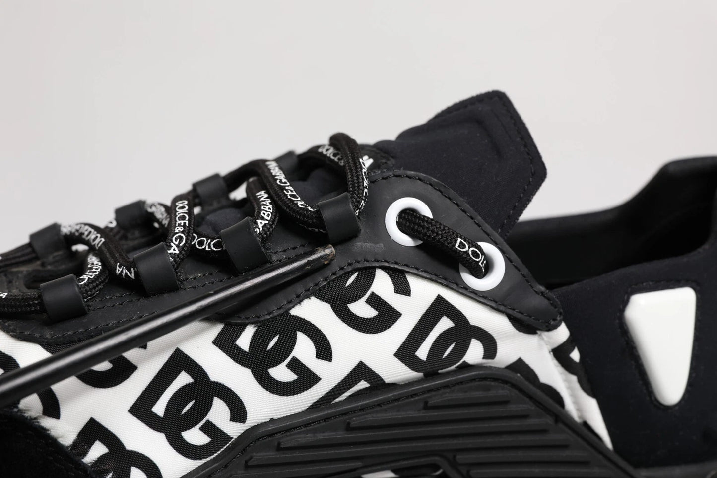 Dolce &amp; Gabbana Black Logo Lace Up Low Top NS1 Sneakers