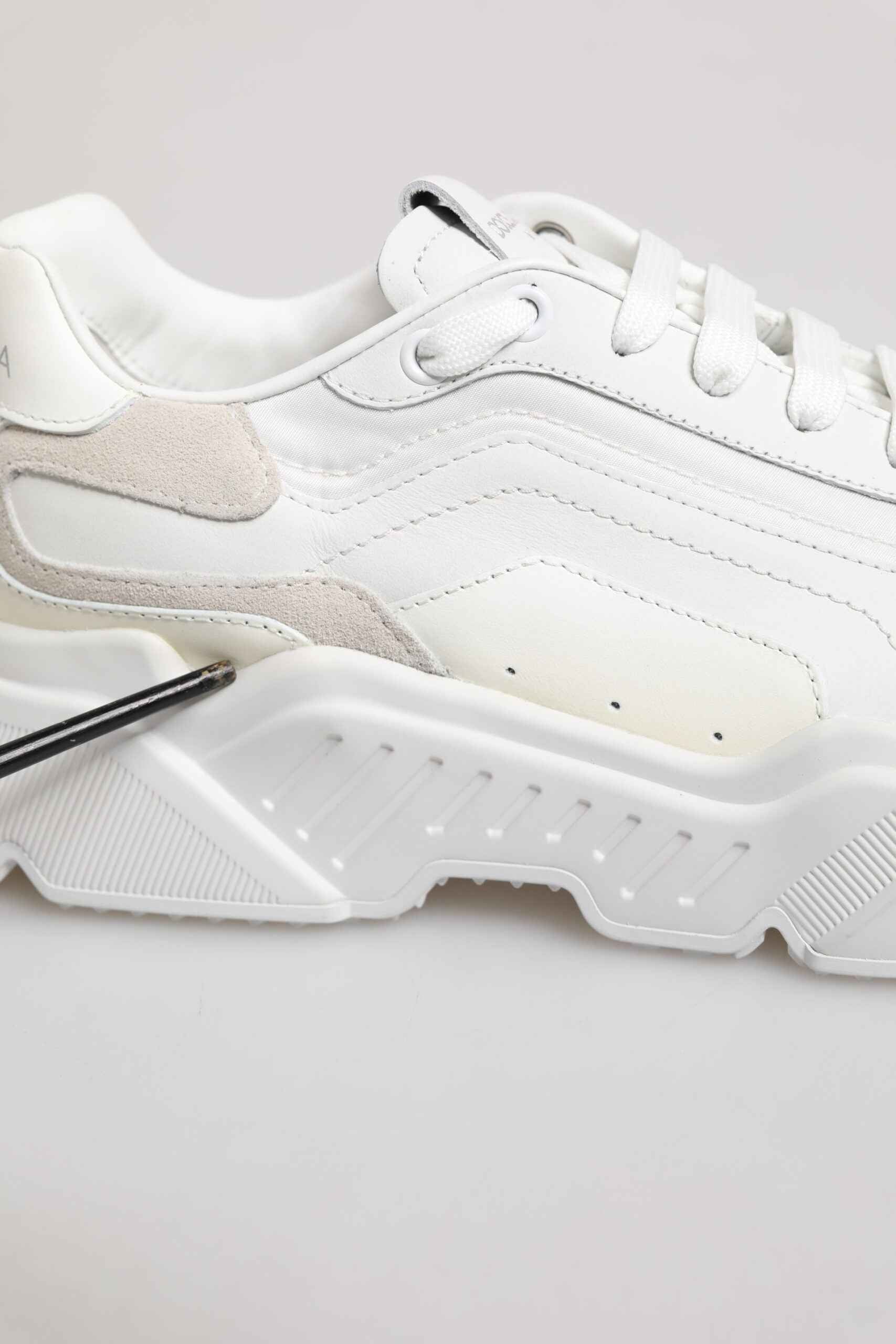 Dolce & Gabbana White Daymaster Low Top Mens Sneakers Shoes by Dolce & Gabbana