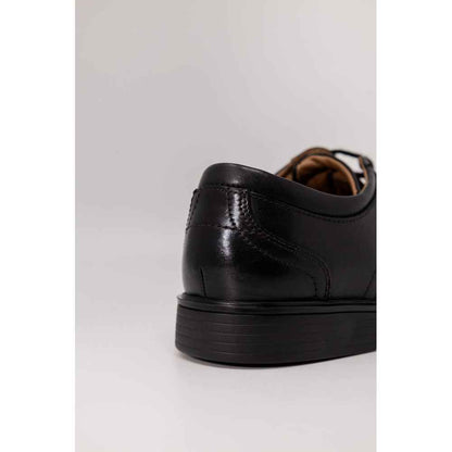 Clarks Black Leather Oxfords And Derby